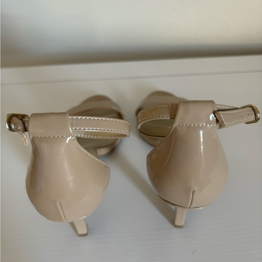 Bandolino Women's Madia Dress Sandal, Café Latte color, Size 9 - Picture 5 of 5